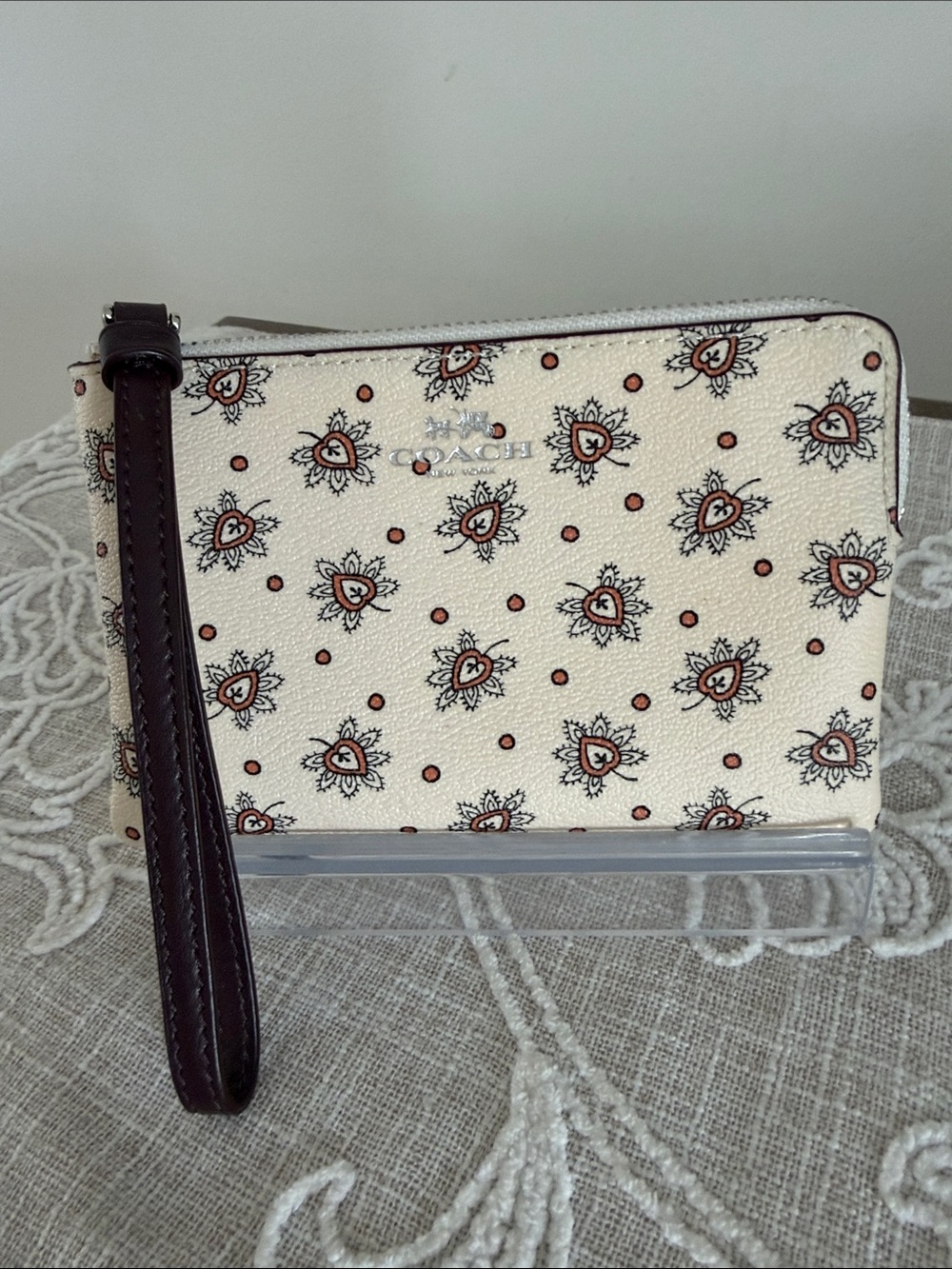 Coach EUC Floral Heart Bud Pint Wristlet with Corner Zip #F13315